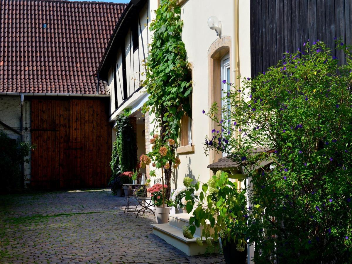 Hotel Gastehaus & Weingut Gehrig Weisenheim am Sand Exterior foto